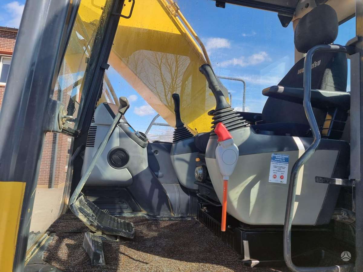 Komatsu HB 215 LC-1 Hybrid, ekskavatoriai