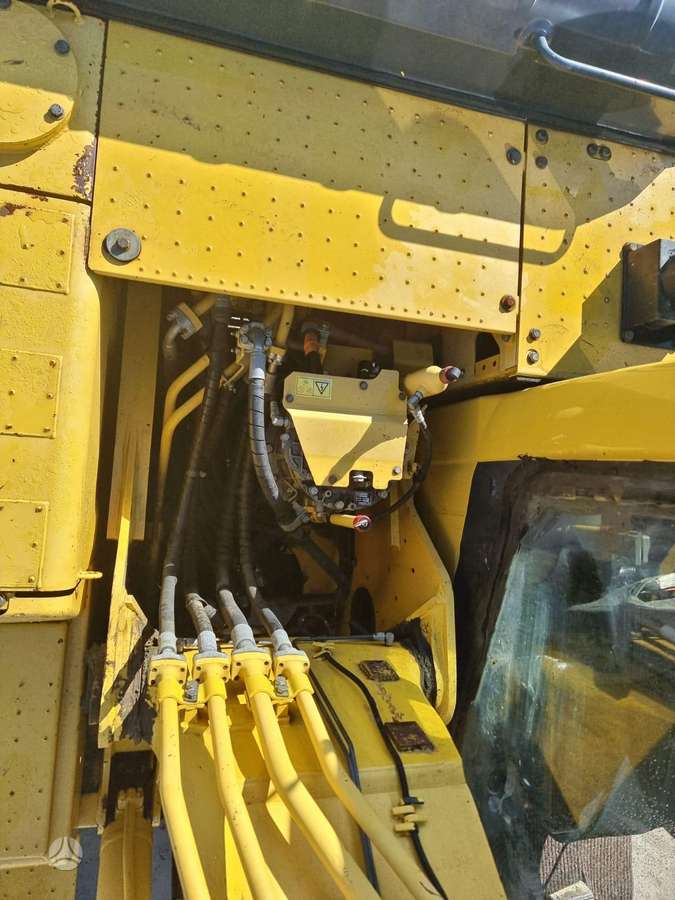 Komatsu HB 215 LC-1 Hybrid, ekskavatoriai