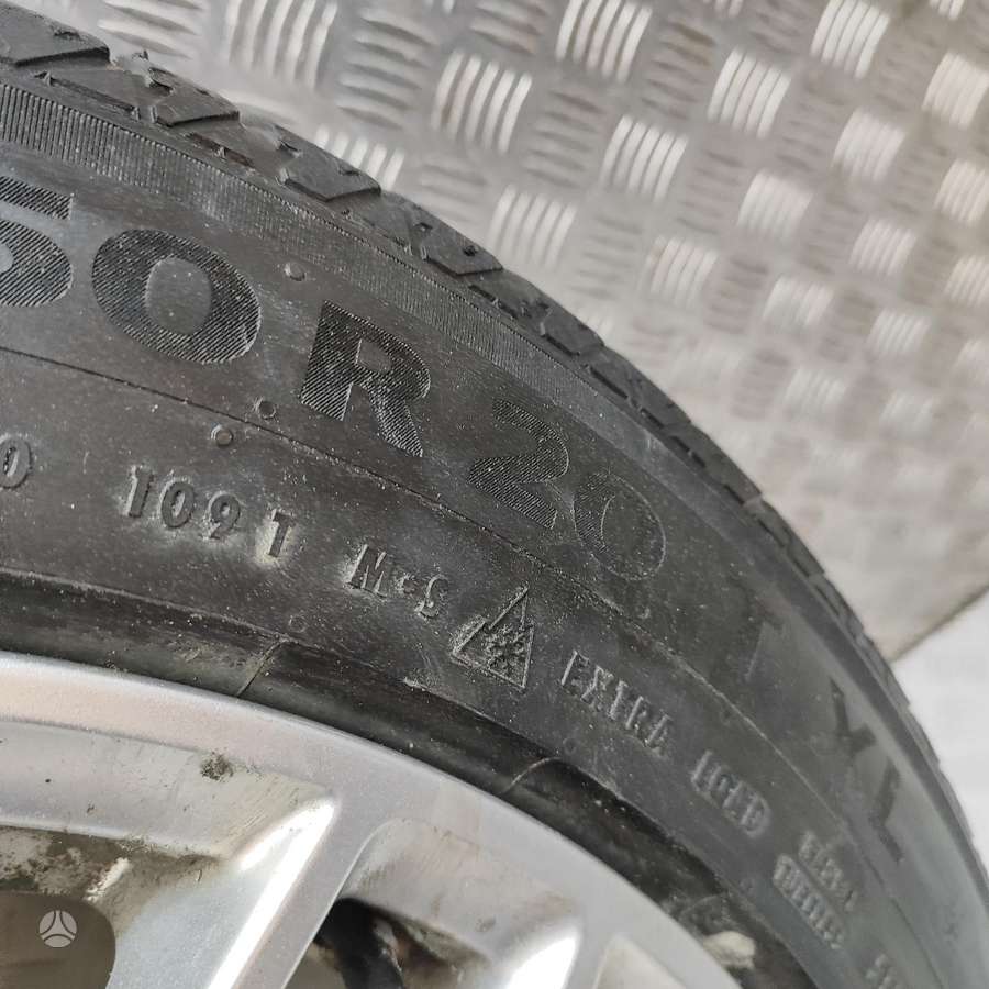 Audi Q7, lengvojo lydinio, R20