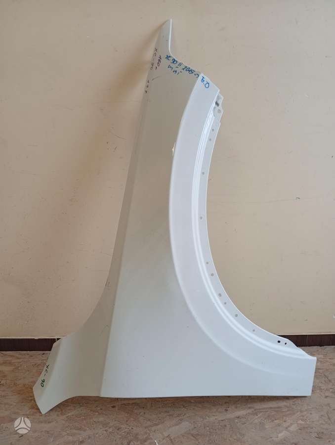 Volvo XC90 bumpers, fenders
