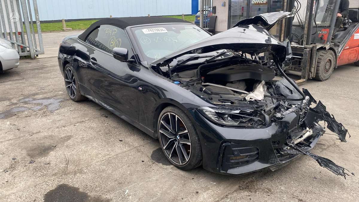 BMW 4 serija dalimis