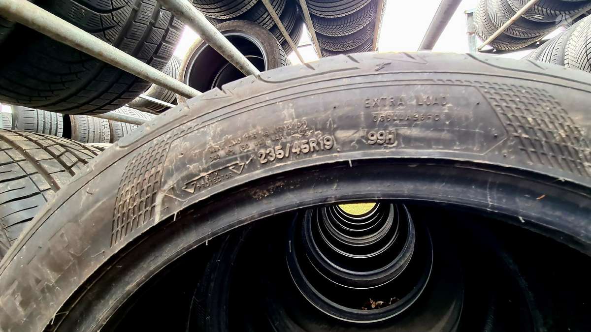 Goodyear, summer 235/45 R19