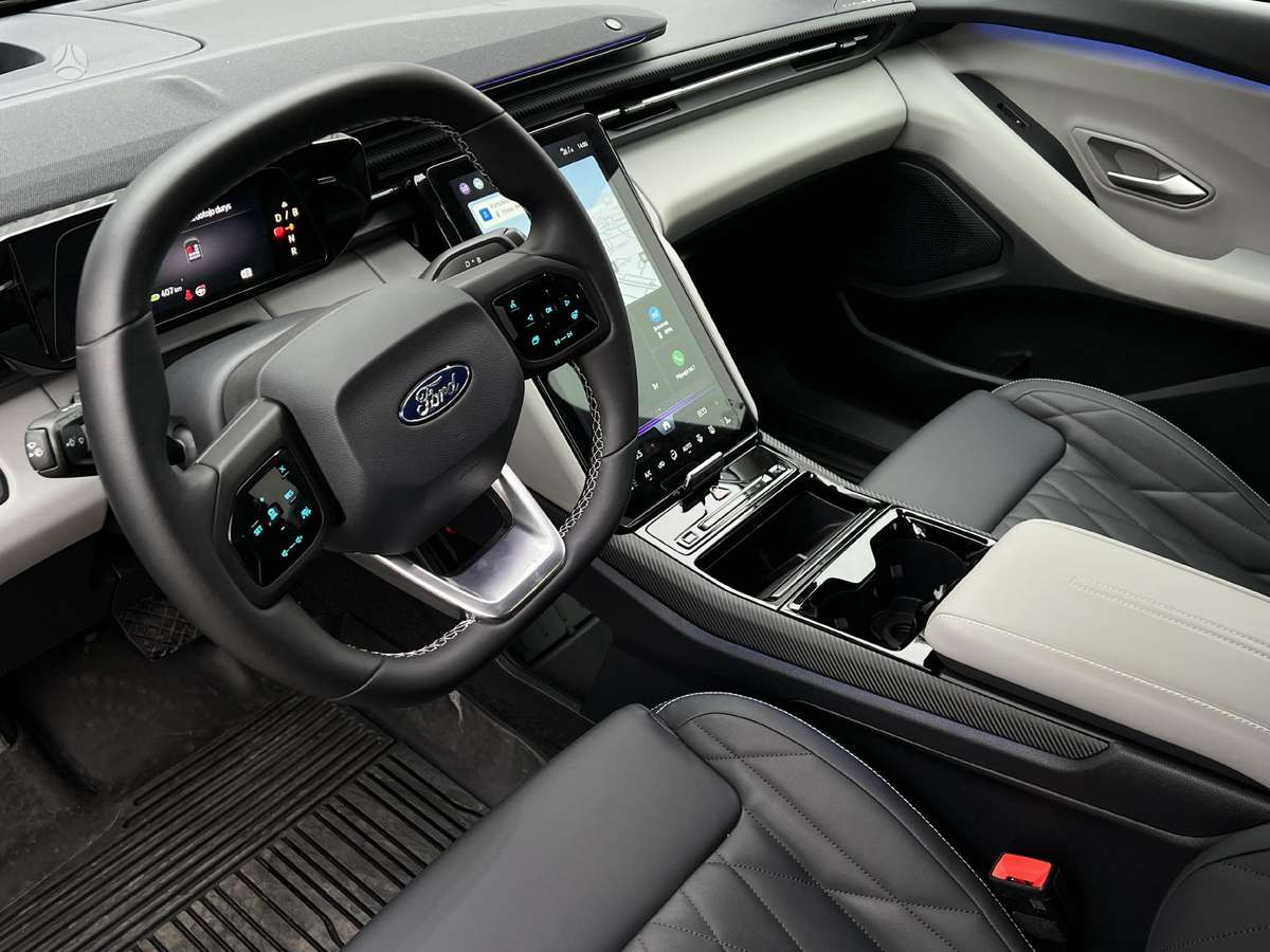 Ford Explorer, 79 kWh, off-road / crossover