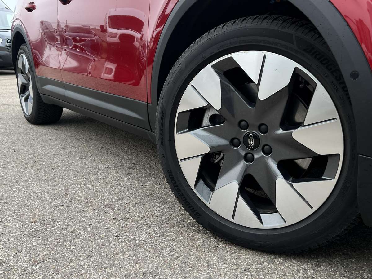 Ford Explorer, 79 kWh, off-road / crossover