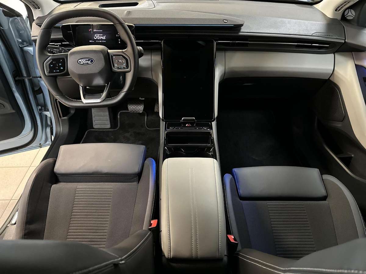 Ford Explorer, off-road / crossover