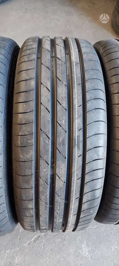 Nokian, vasarinės 235/50 R20