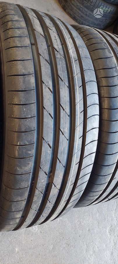 Nokian, vasarinės 235/50 R20