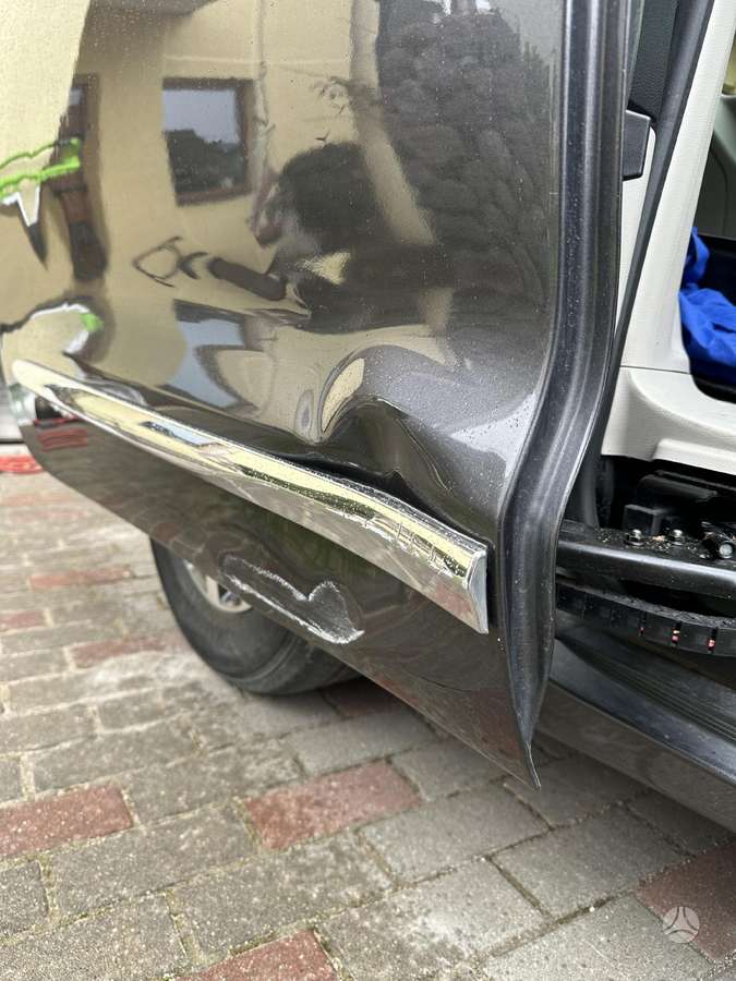 Chrysler Pacifica durvis, gaismas