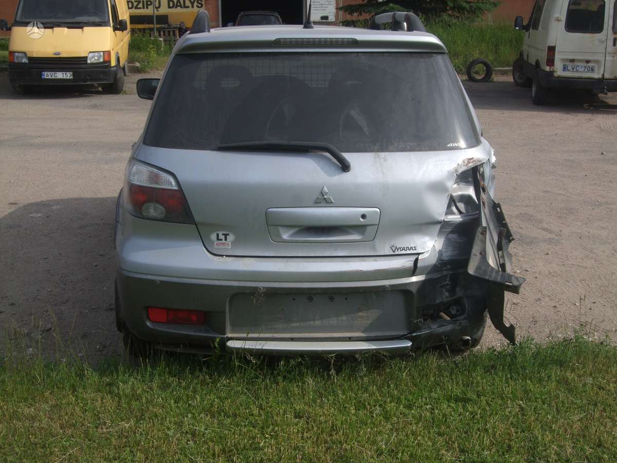 Mitsubishi Outlander по частям