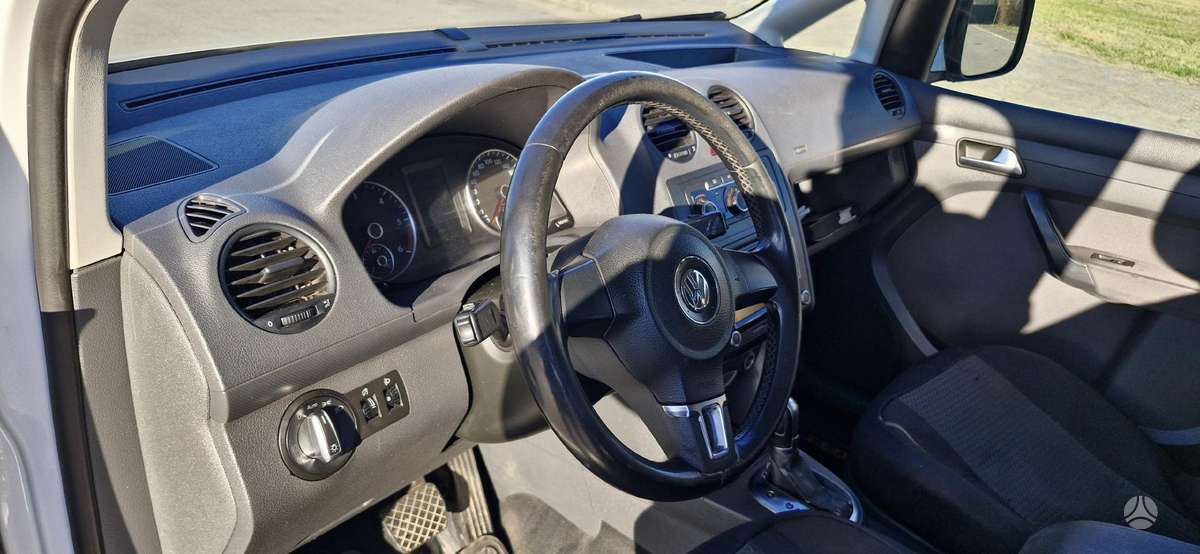 Volkswagen Caddy Maxi - 8