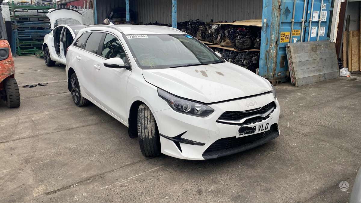 Kia Ceed dalimis