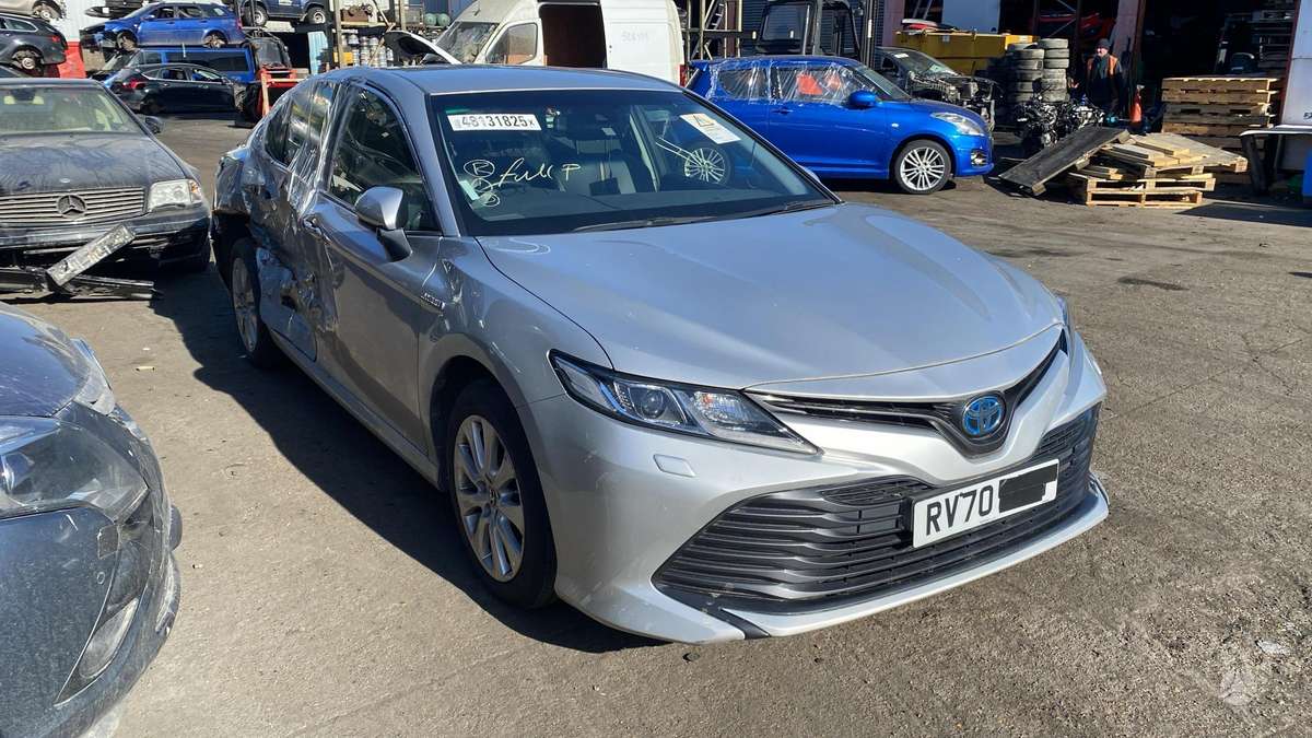 Toyota Camry rezerves daļās