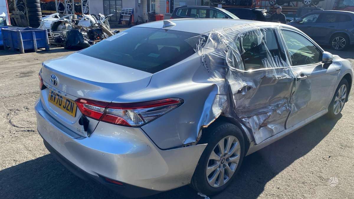 Toyota Camry rezerves daļās