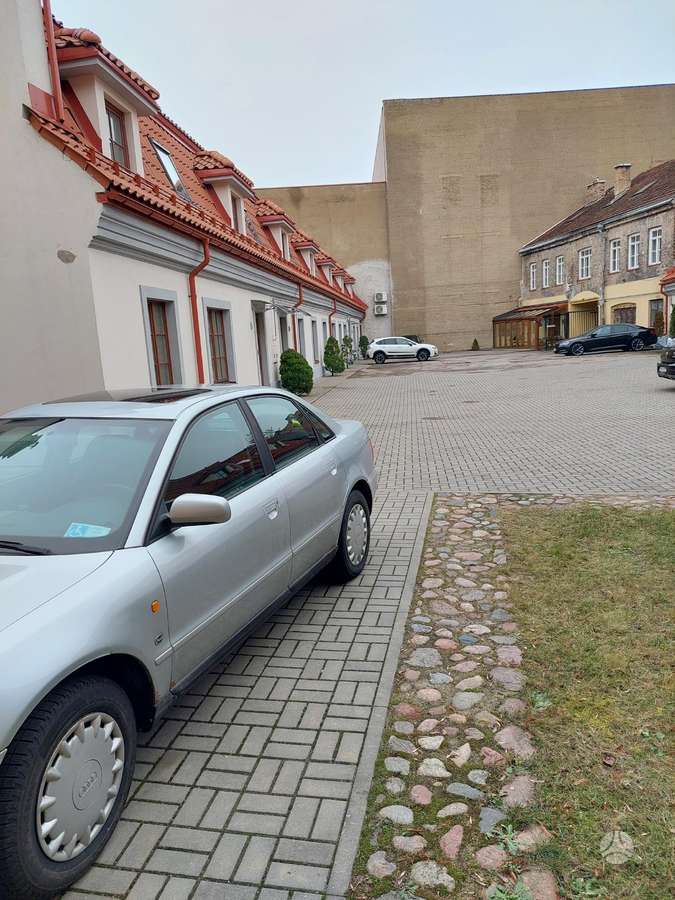 Audi A4, 1.6 l., Седан