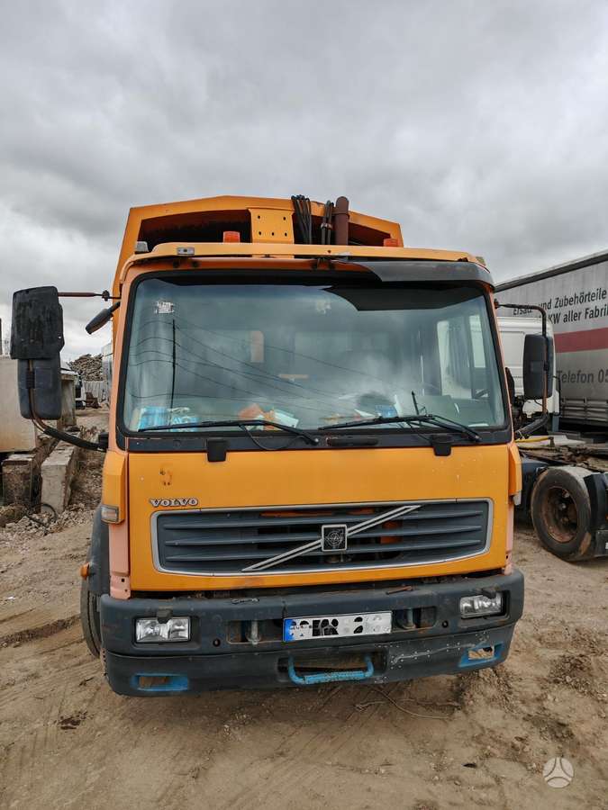 Volvo FL220, trucks