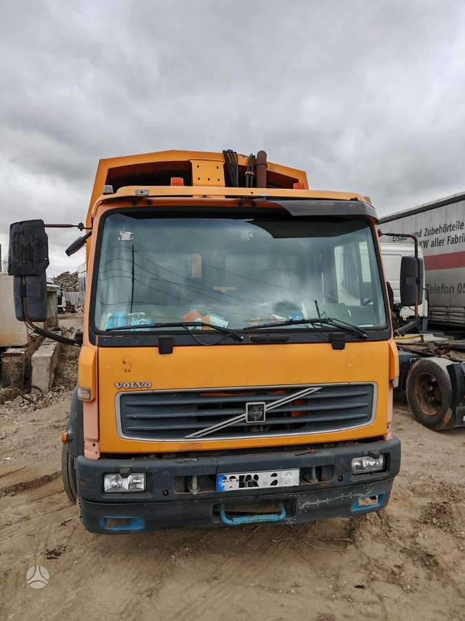 Volvo FL220, municipal vehicle