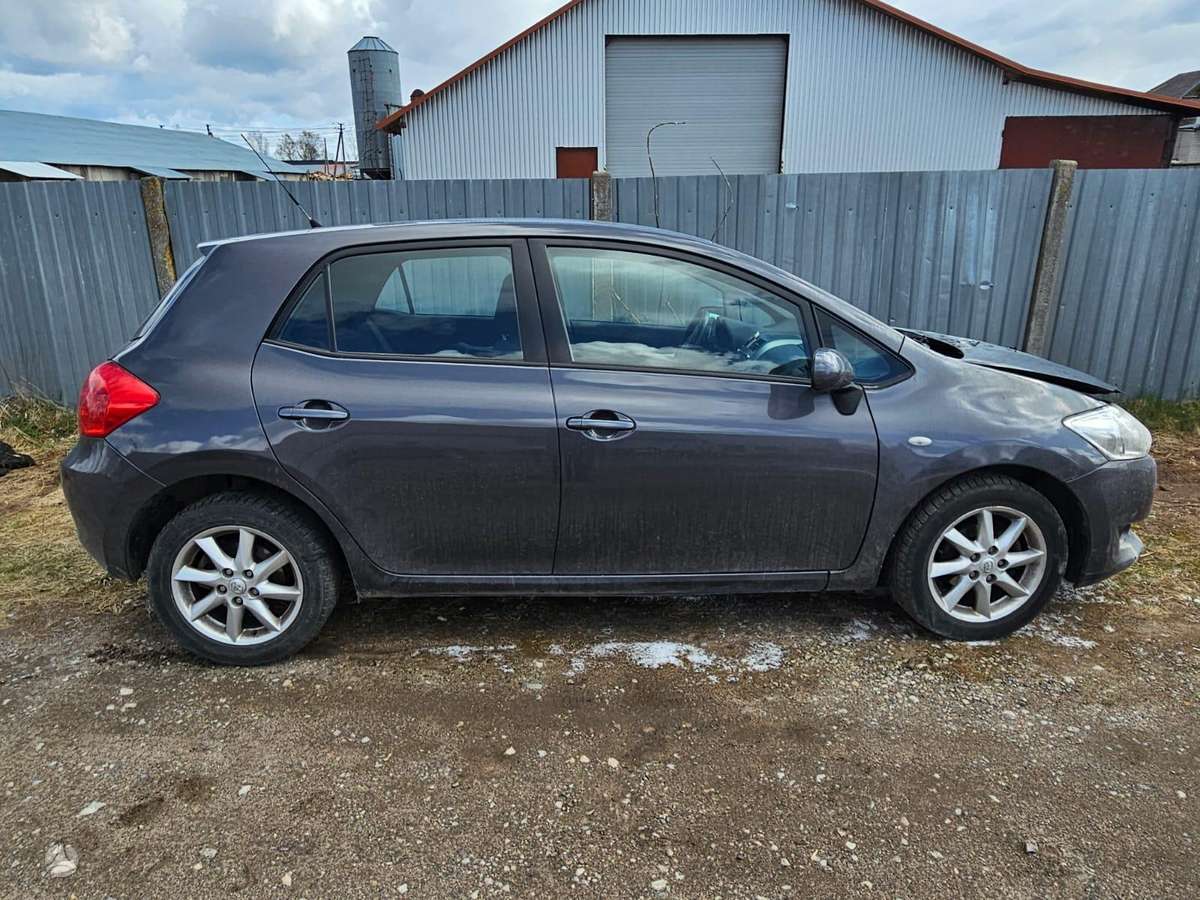 Toyota Auris Toyota auris dalimis