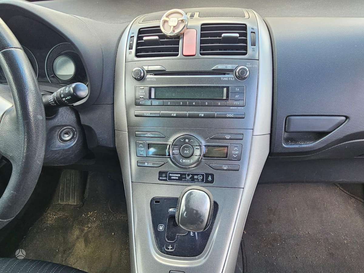 Toyota Auris Toyota auris dalimis