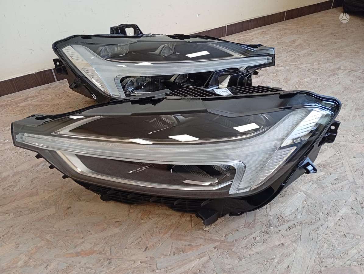 Volvo XC60 body parts