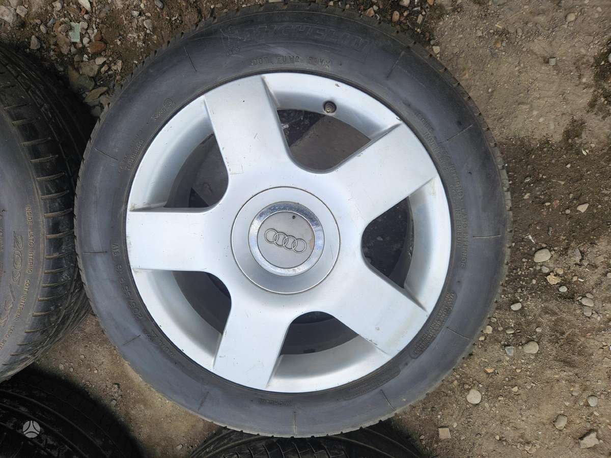 Audi A4, lengvojo lydinio, R16
