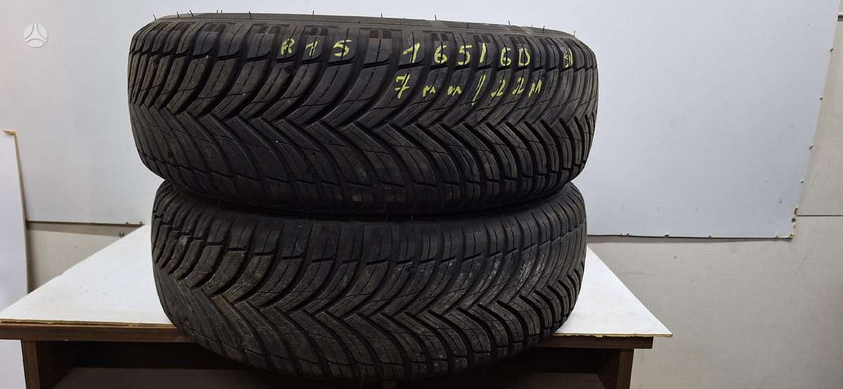 Kleber Quadraxer 3, universalios 165/60 R15