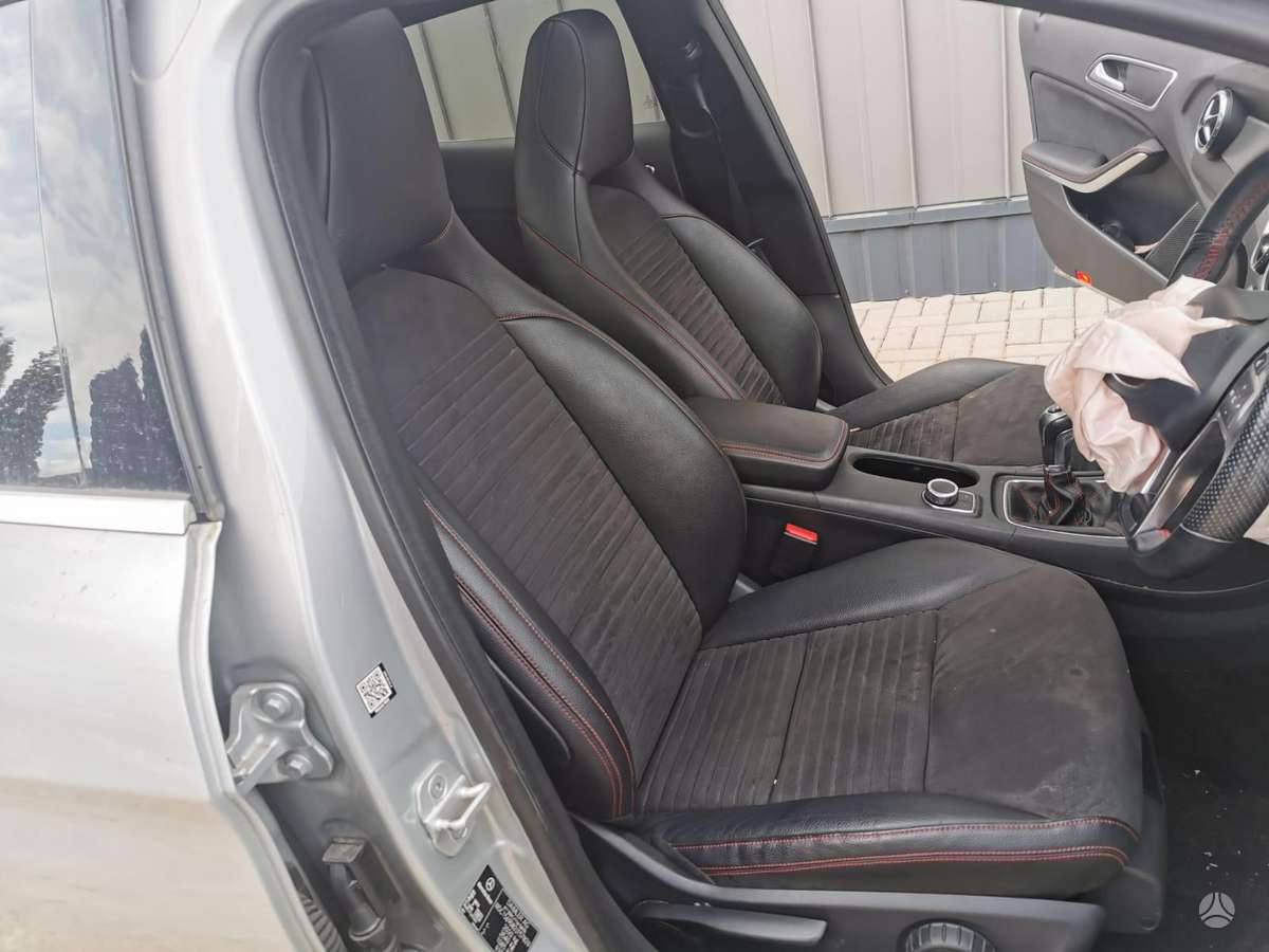 Mercedes-Benz GLA200 по частям