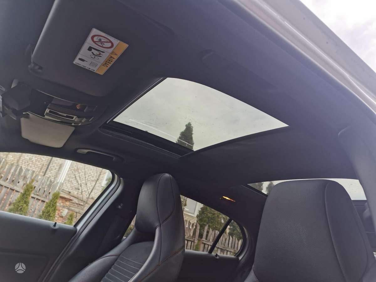 Mercedes-Benz GLA200 по частям