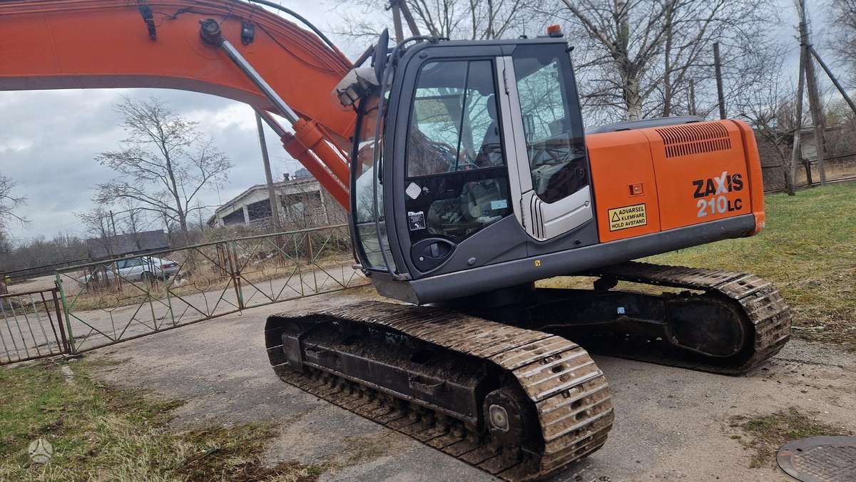 Hitachi ZX 210LC-3, ekskavatoriai