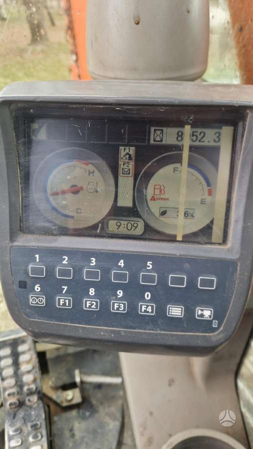 Hitachi ZX 210LC-3, ekskavatoriai