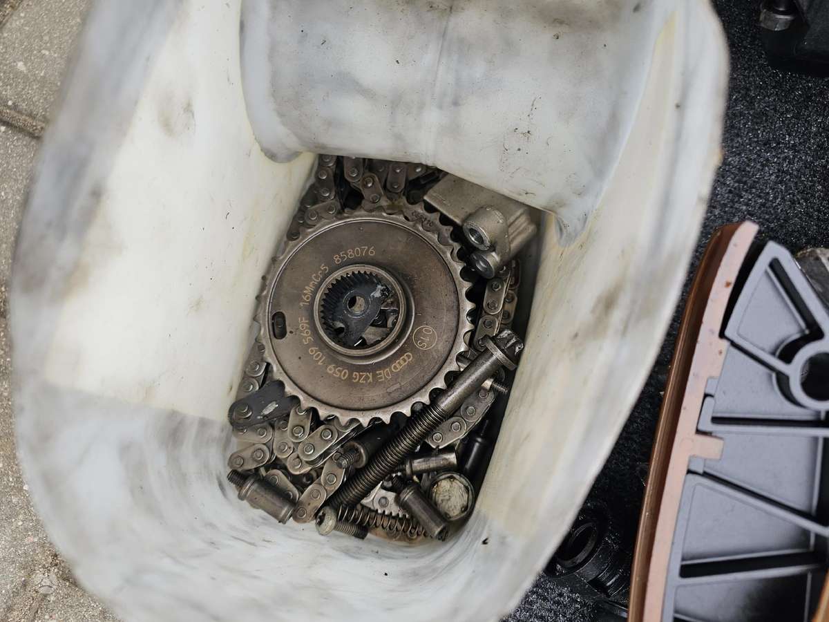 Audi A6, 059103601CD, variklio detalės