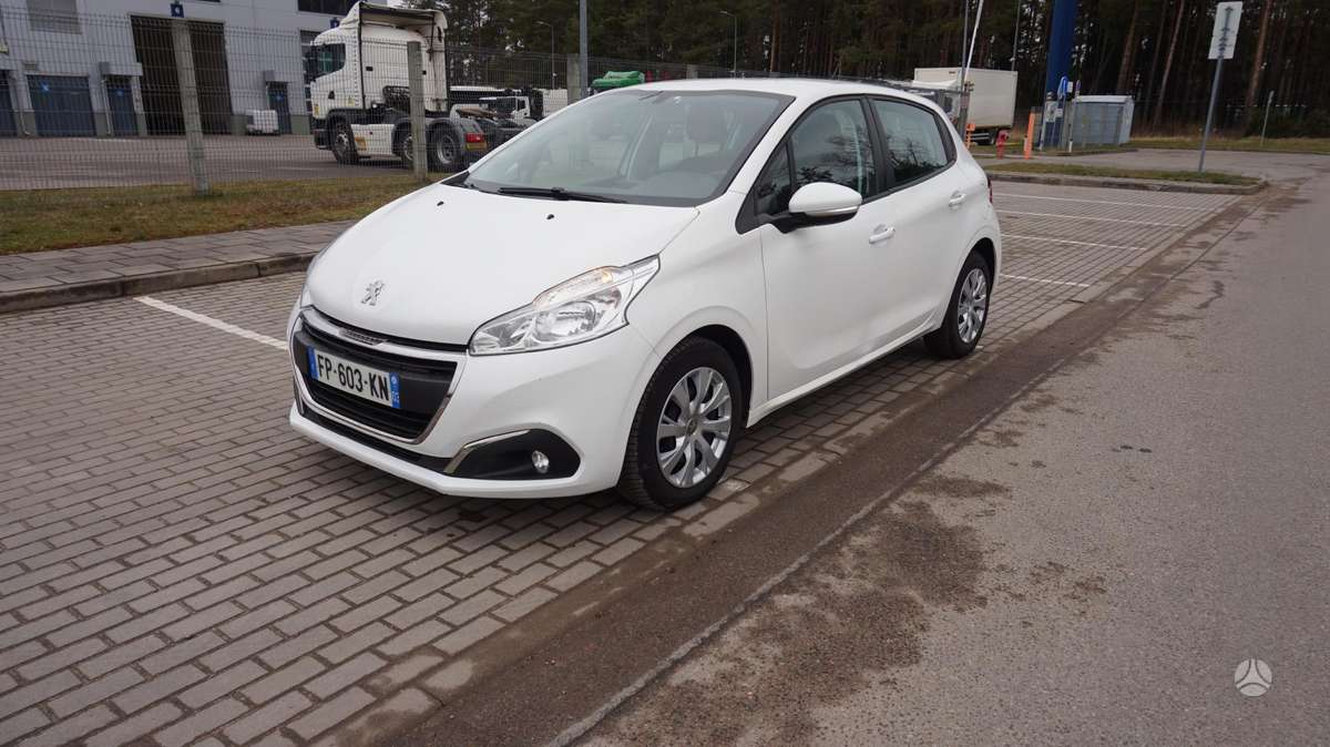 Peugeot 208 - 1