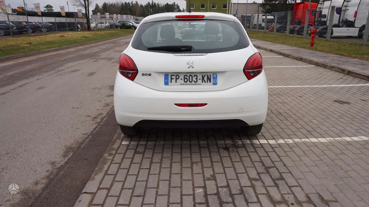 Peugeot 208 - 6