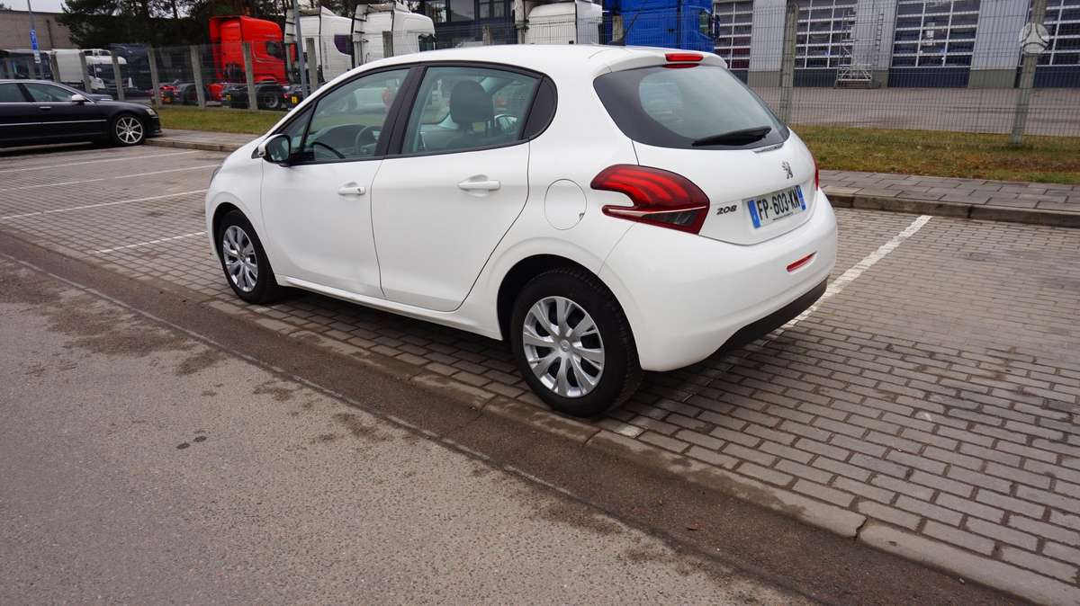 Peugeot 208 - 7