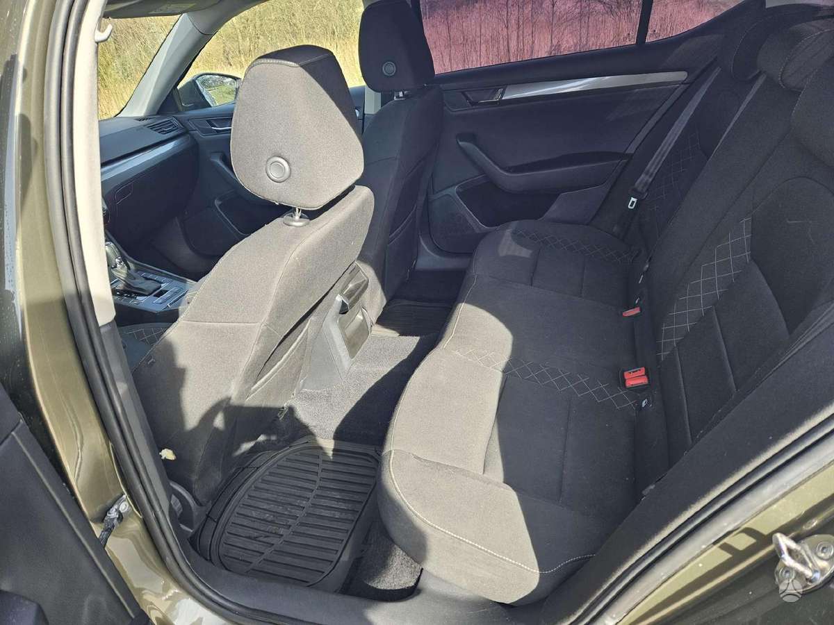 Skoda Superb, 2.0 l., Седан