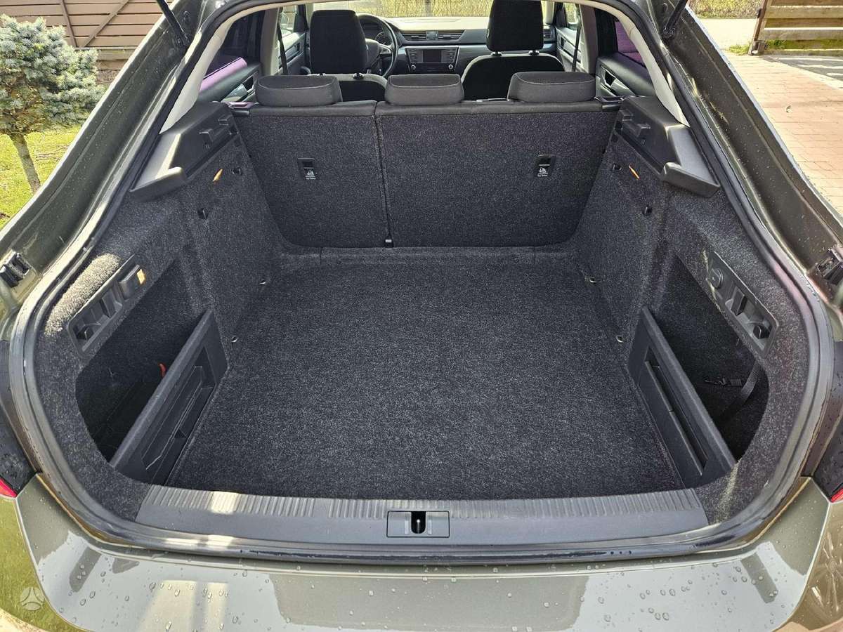 Skoda Superb, 2.0 l., Седан