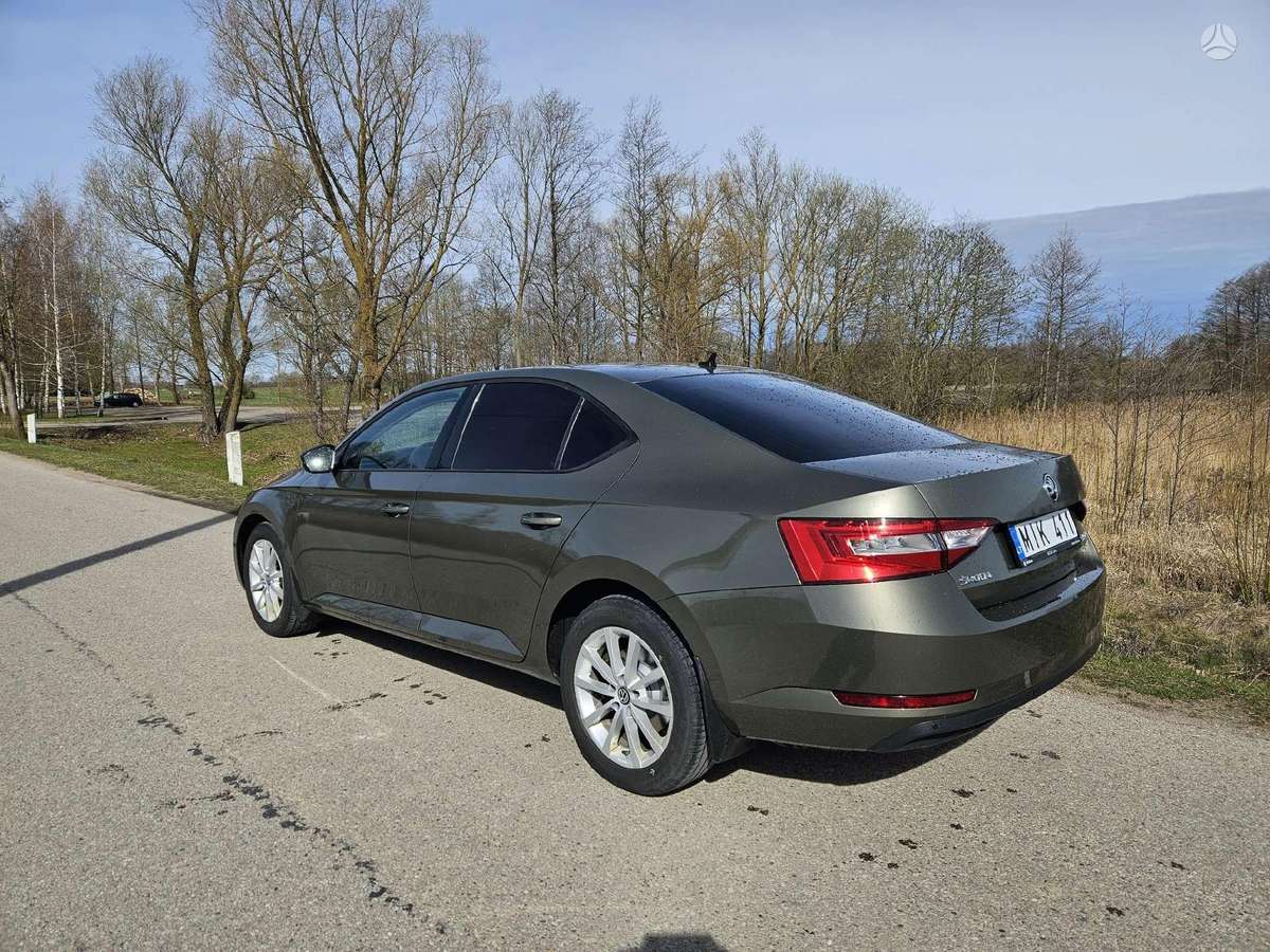 Skoda Superb, 2.0 l., Седан