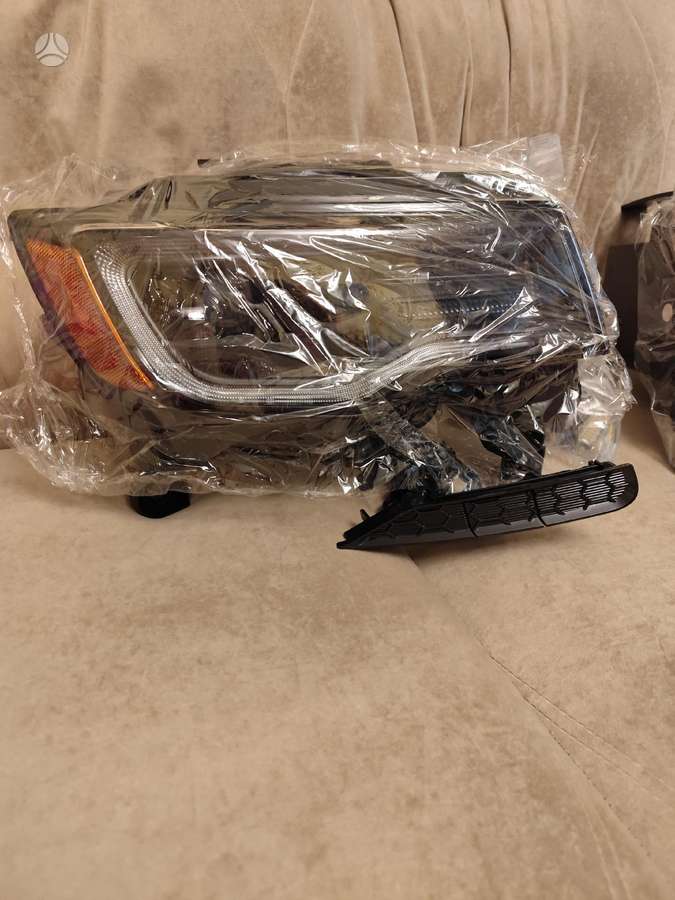Jeep Grand Cherokee lights