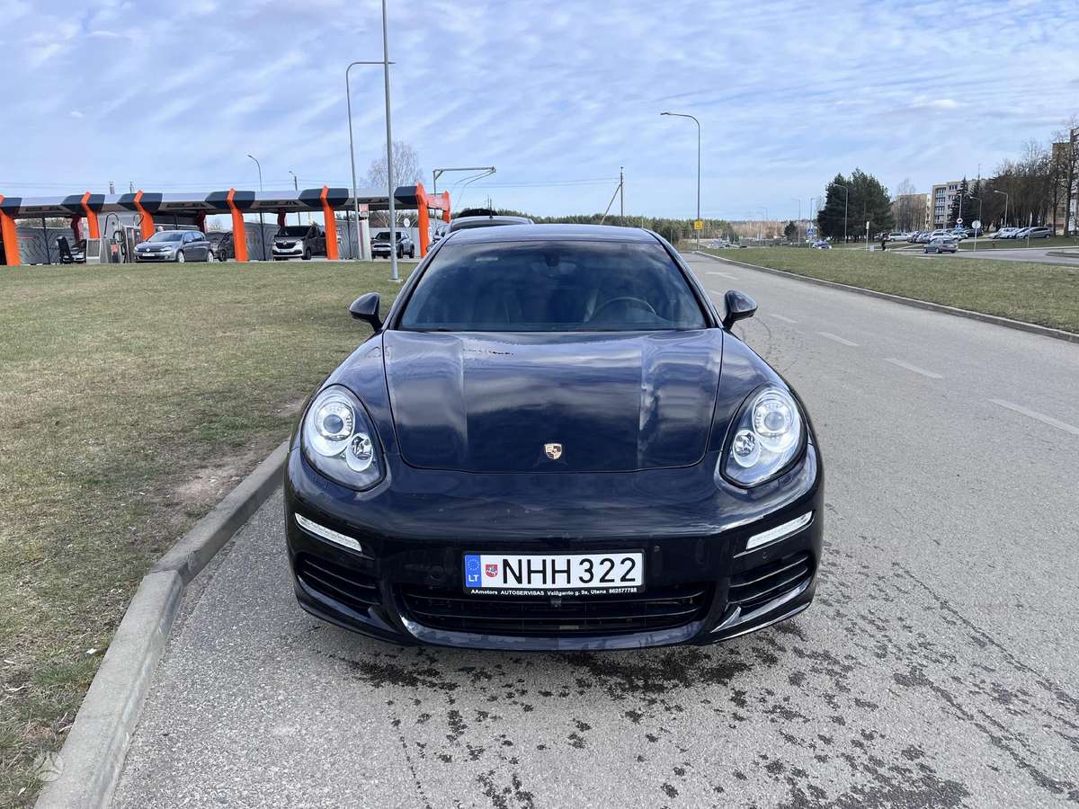 Porsche Panamera - 3