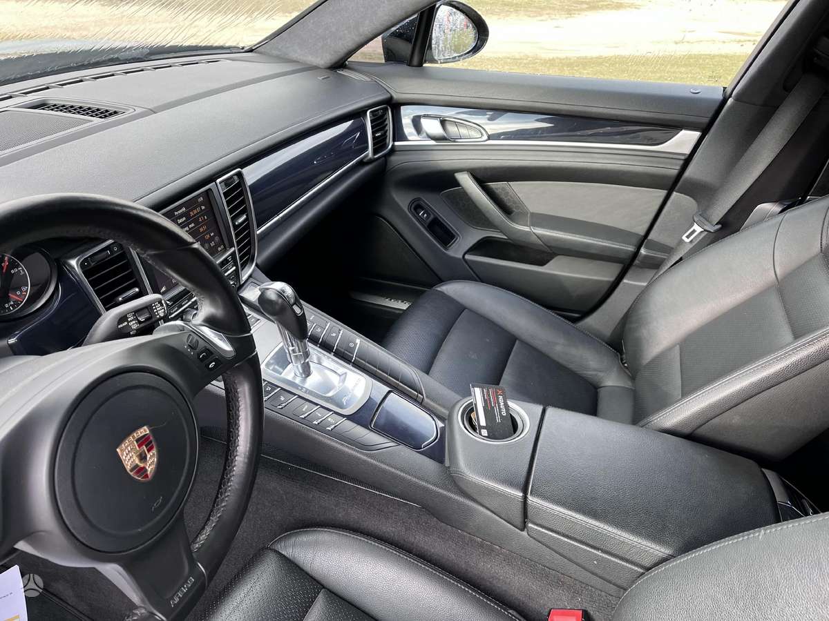 Porsche Panamera, 3.0 l., Хэтчбек