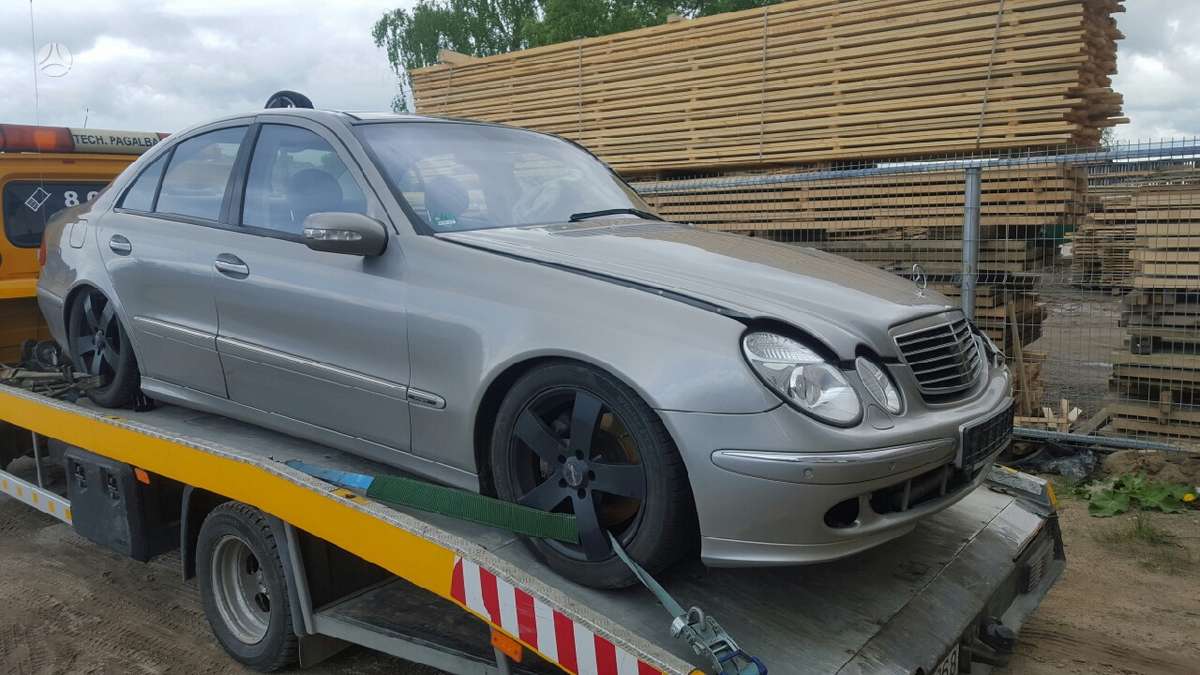 Mercedes-Benz E klasė E220 e270 e280 e320 e5000 nuo 2002m iki 2007 karavanai ir sed