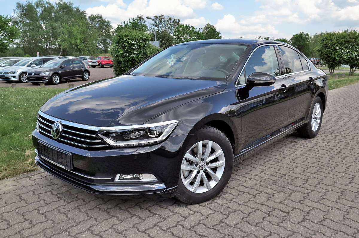 Volkswagen Passat, sedans