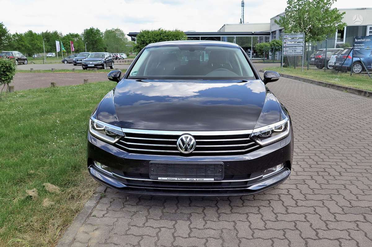Volkswagen Passat, sedans