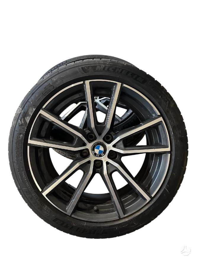 BMW 330, lengvojo lydinio, R18
