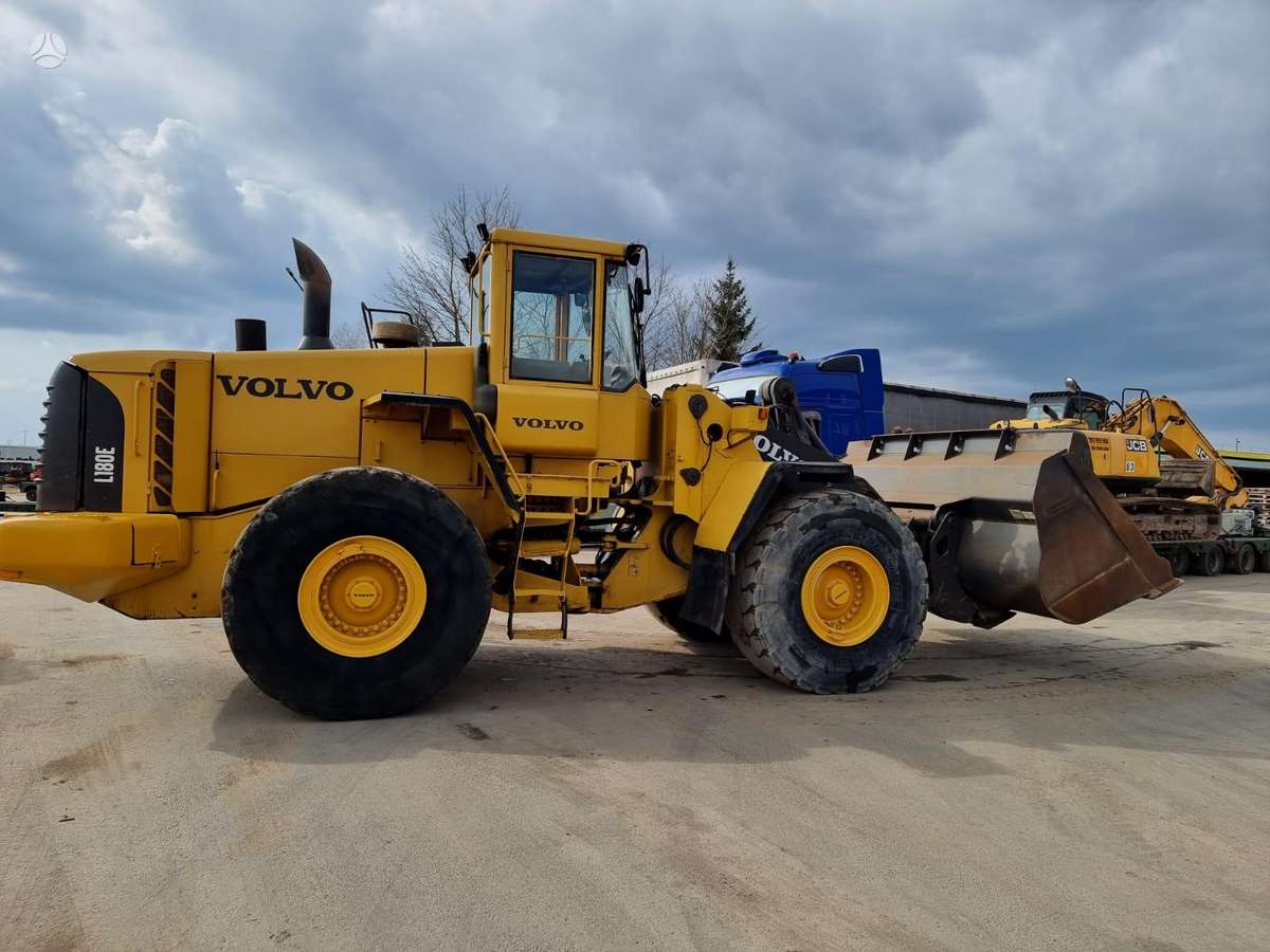 Volvo L 180 E, frontal loader