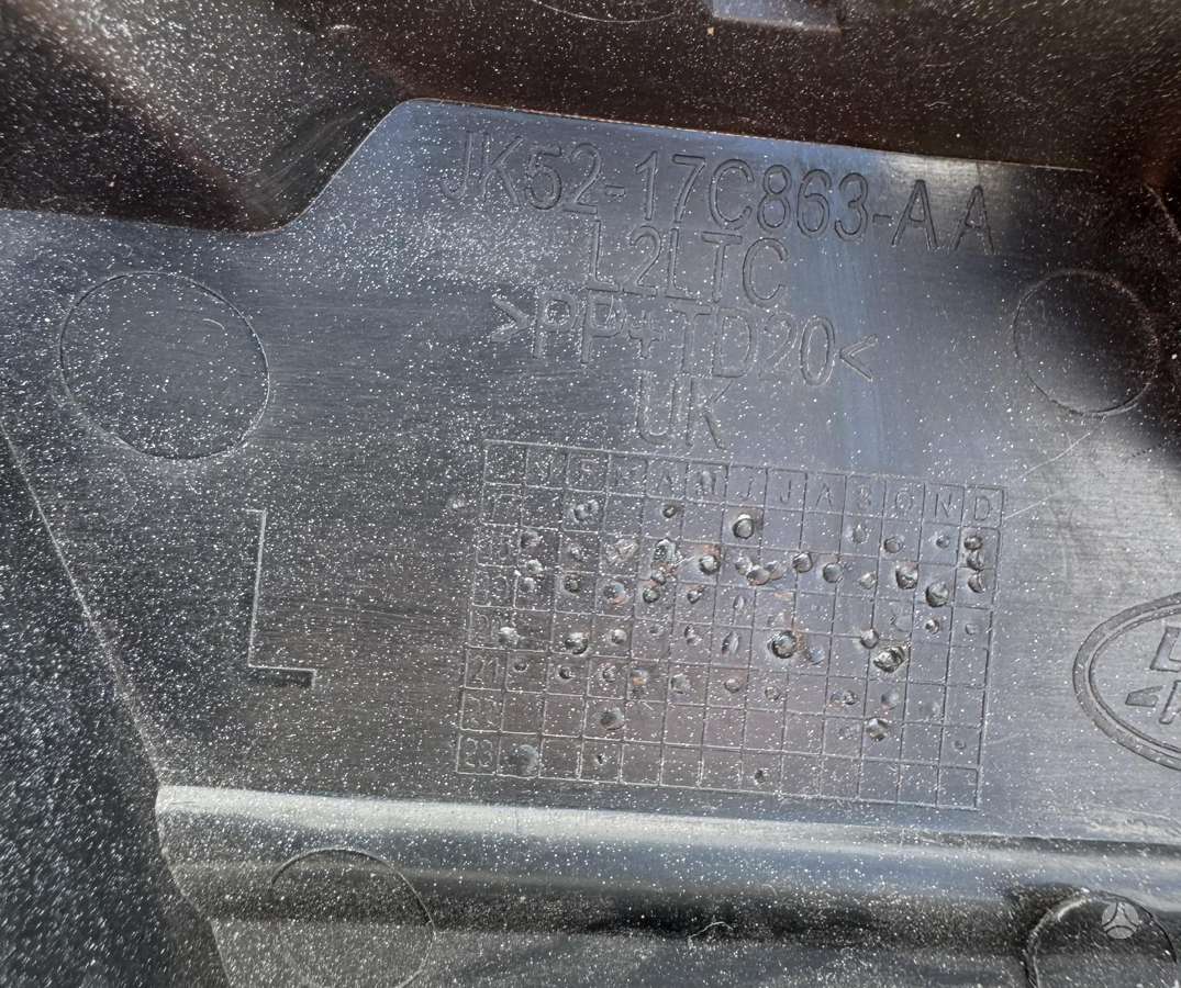 Land Rover Range Rover Bamperis grazus be defektu