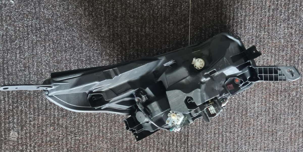Subaru Outback kėbulo dalys