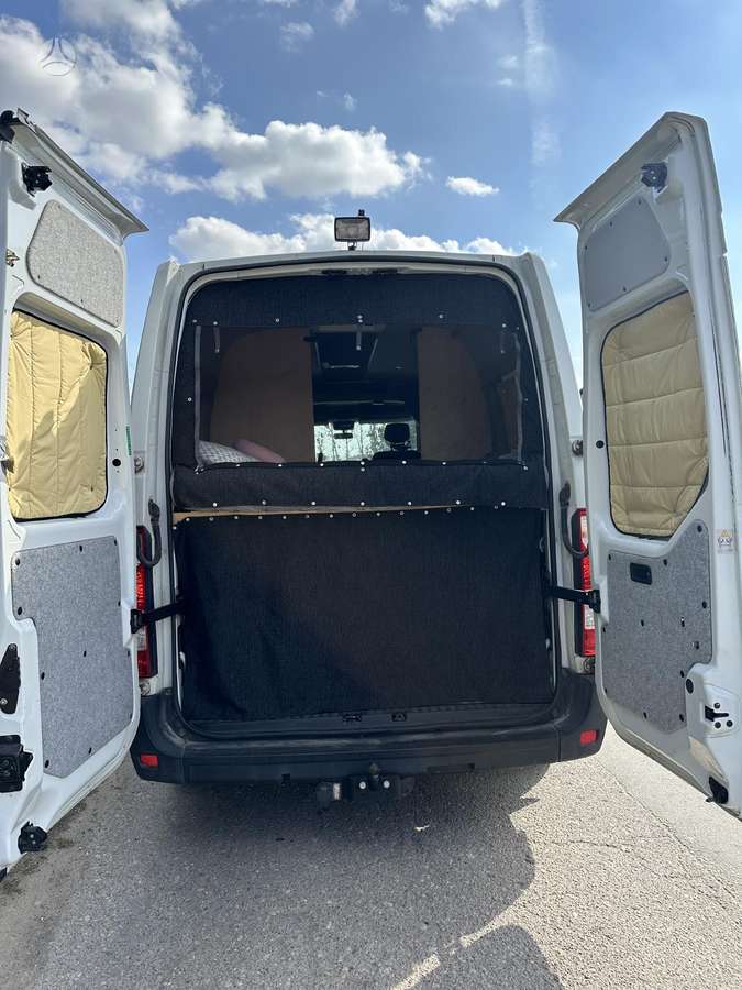 Renault Master, tūristu automašīnas