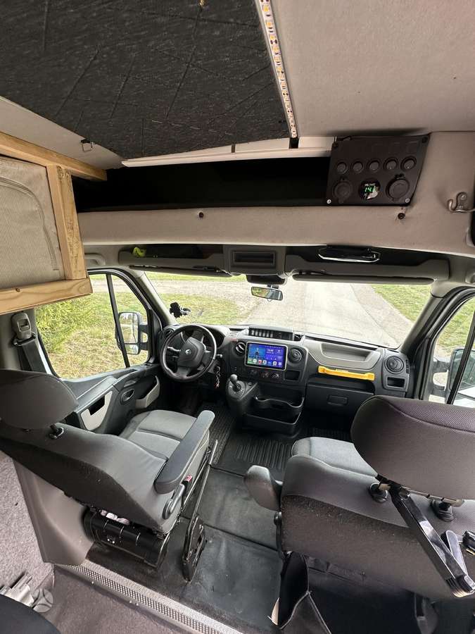 Renault Master, tūristu automašīnas
