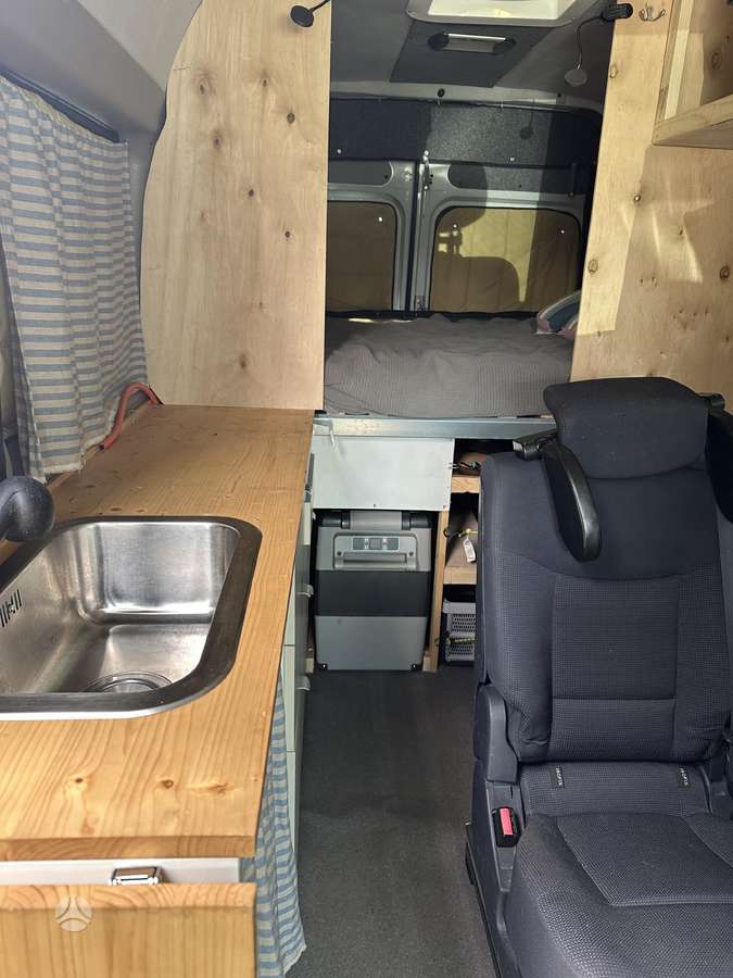 Renault Master, tūristu automašīnas