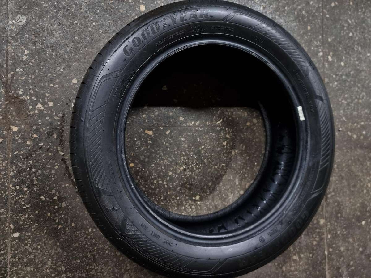 Goodyear, summer 215/55 R18